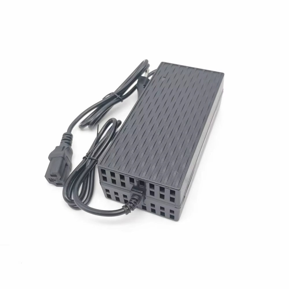 Adapter Trotineti 54.6V – 2A